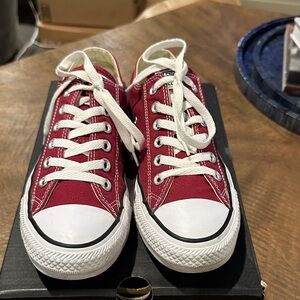 Converse All stars Maroon low top Canvas Sneakers